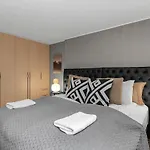 Venture Vacation-Restful Retreat In The Suburbs