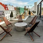 B14 Apartments & Rooms