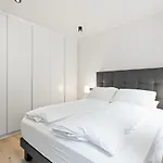 Brand New Downtown Harbor Apartment