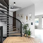 A Modern And Stylish Furnished House In Reykjavik
