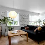 Modern & Cozy Apartment - Downtown Reykjavik