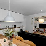 Modern & Cozy Apartment - Downtown Reykjavik