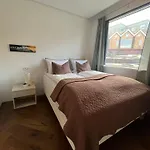 Iceland Sjf Villa, Hot Tub & Outdoor Sauna Amazing Mountains And City View Over Reykjavik