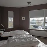 Lovely Modern 1-Bedroom Apartment, Free Parking