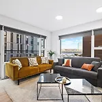 New Apt Near Smaralind Mall With Private Parking