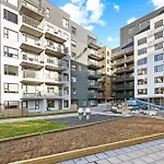 New Apt Near Smaralind Mall With Private Parking
