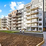 New Apt Near Smaralind Mall With Private Parking