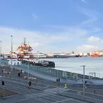 Sunny Central Reykjavik Apartment - Harbour View