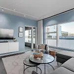 Sunny Central Reykjavik Apartment - Harbour View