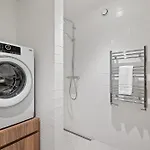 Specious 3Br & 2Ba Apartment With Ocean View - Free Parking