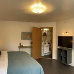 Reykjavik City Center - Privat Studio Apartment