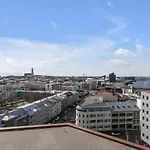 Spacious Luxury 3Br Apartment With 2 Bathrooms 1003