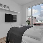 Spacious Luxury 3Br Apartment With 2 Bathrooms 1003