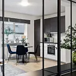Cozy And Central Apartment