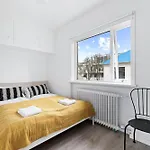 Cozy And Central Apartment