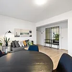 Cozy And Central Apartment