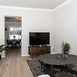 Framnesvegur - Two Bedroom Central Apartment