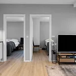 Cheerful Down Town Apartment