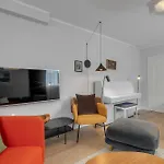 Modern Perfectly Located Apartment