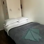 Studio 104- Free Parking Onsite -Private Entrance