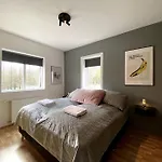 4-Room Spacious Condo W Patio