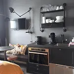 R13 - A Townhouse Hotel