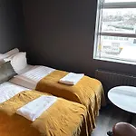 R13 - A Townhouse Hotel