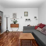 Sunny Reykjavik Apartment