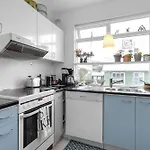 Sunny Reykjavik Apartment