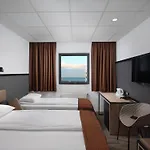 Hotel Cabin