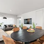 Vibrant Hafnatorg I Spacious Property With Expansive Garage