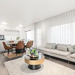 Vibrant Hafnatorg I Spacious Property With Expansive Garage