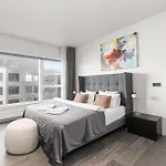 Vibrant Hafnatorg I Spacious Property With Expansive Garage
