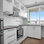 Bright 1Br Apartment With A View