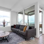 Spacious Luxury 3Br Apartment With 2 Bathrooms 1003