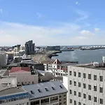Spacious Luxury 3Br Apartment With 2 Bathrooms 1003