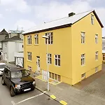Alfred\'S Apartments