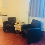 Atlantic Apartments And Rooms
