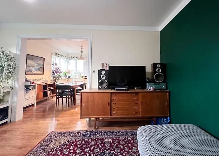 Family-Friendly Apartment Close To Downtown With Private Parking!