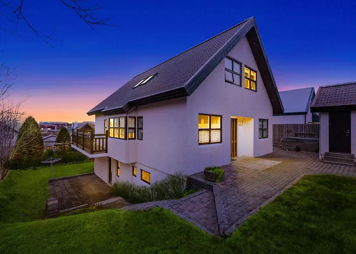 Venture Vacation-Restful Retreat In The Suburbs