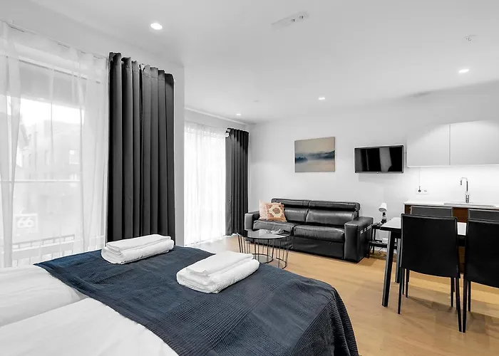 Modern Studio Apartment - Amazing Location