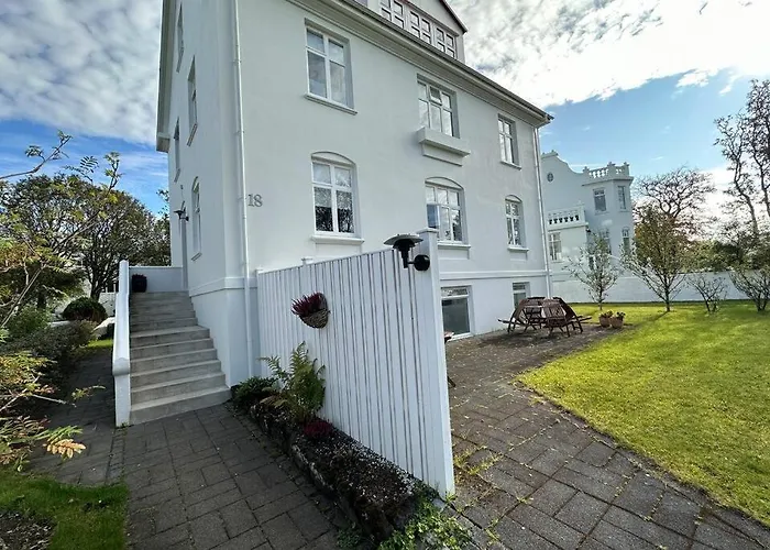 Beautiful 2 Bedroom Apartment Downtown Reykjavik