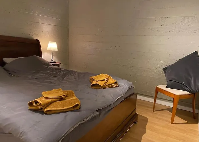 A Cozy One-Bedroom Basement Apartment In Rvk Suburbs