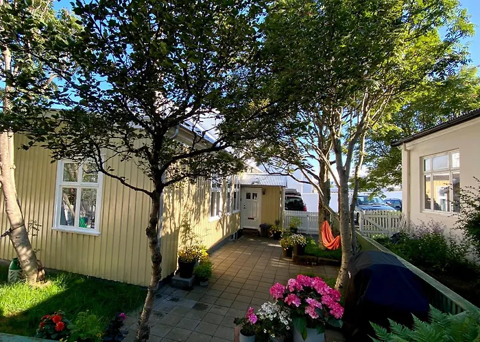 Historic Villa In Downtown Reykjavik