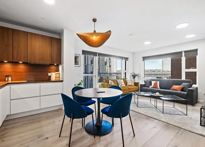 New Apt Near Smaralind Mall With Private Parking