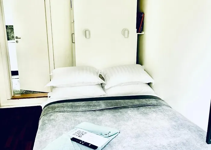 Studio 104- Free Parking Onsite -Private Entrance