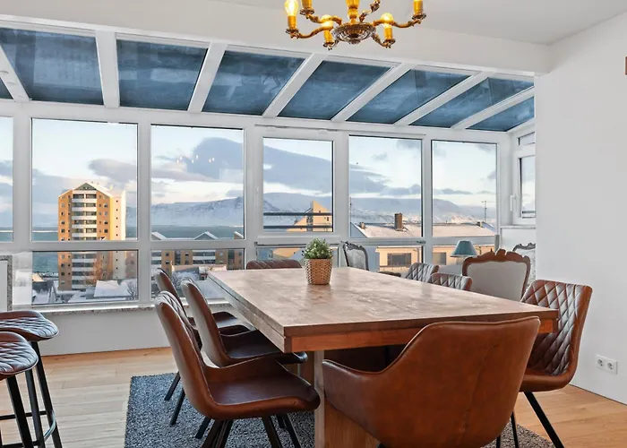 Dead Centre Penthouse Reykjavik Apartment