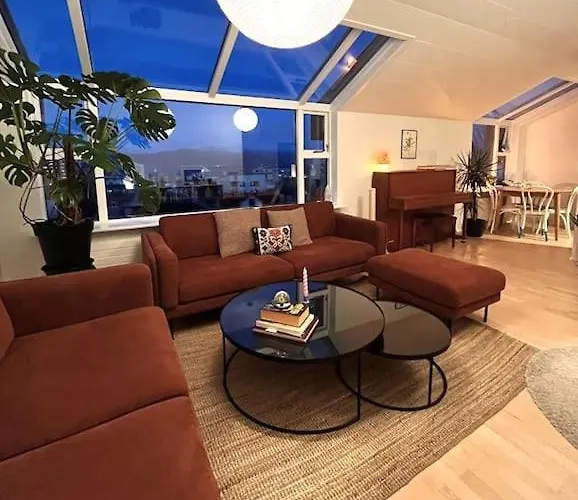 Penthouse Apartment In City Rvk With Unique View
