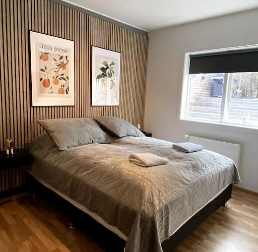 4-Room Spacious Condo W Patio