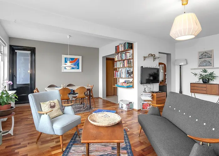 Sunny Reykjavik Apartment